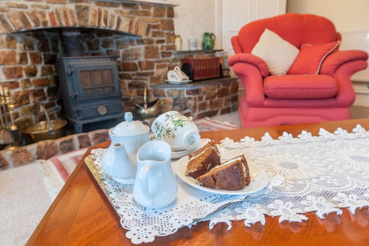 Knole Farm Bed & Breakfast Окхамптън Екстериор снимка