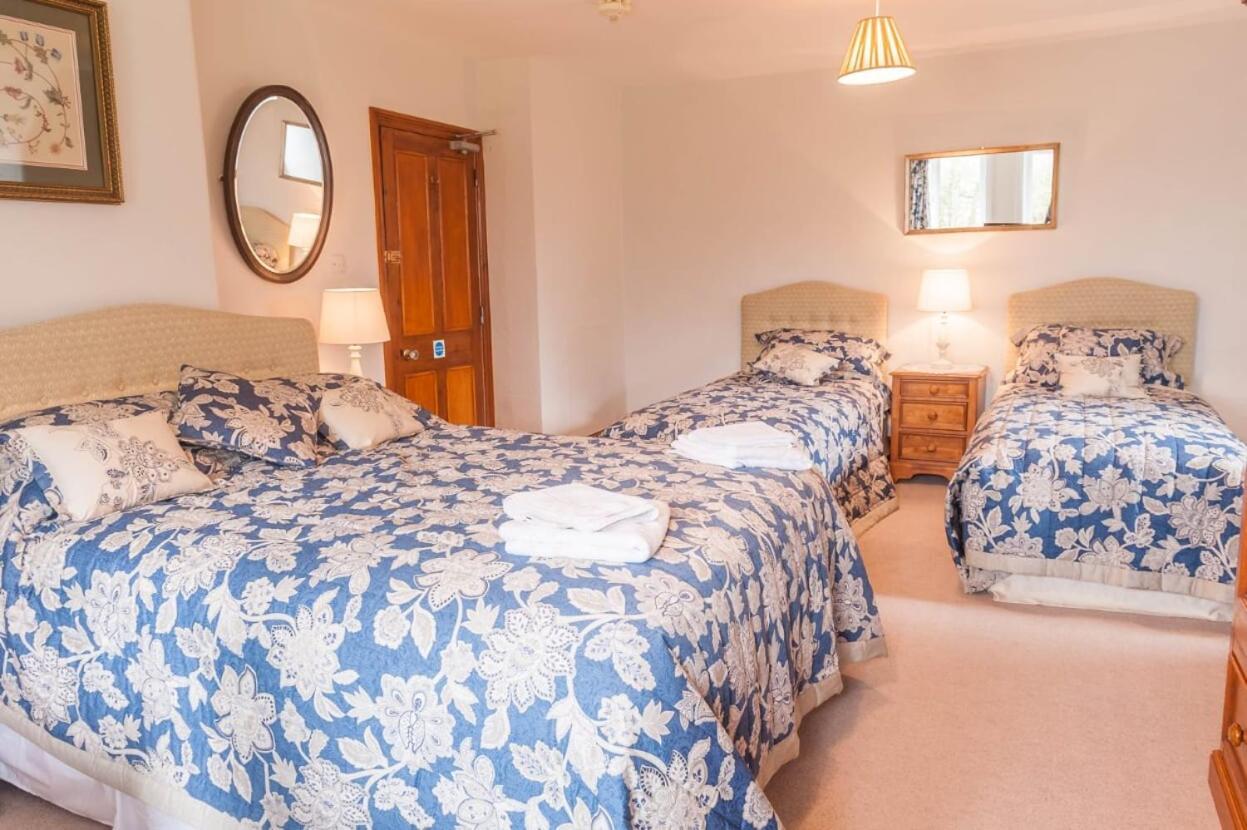 Knole Farm Bed & Breakfast Окхамптън Екстериор снимка